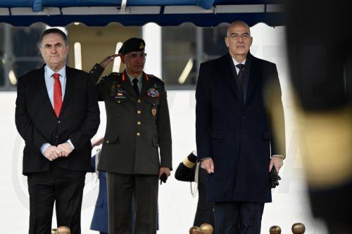 (Ξένη Δημοσίευση). Ο υπουργός Εθνικής Άμυνας, Νίκος Δένδιας(Δ), συναντήθηκε σήμερα, Τρίτη 20 Ιανουαρίου 2026, με τον υπουργό Άμυνας του Ισραήλ Ισραήλ,  Israel Katz(Α), ο οποίος πραγματοποιεί επίσημη επίσκεψη στην Ελλάδα.Μετά την κατ’ ιδίαν συνάντηση των δύο υπουργών στο υπουργείο Εθνικής Άμυνας, στην οποία συζητήθηκαν οι στρατηγικές αμυντικές σχέσεις...