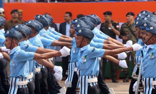 epa12681902 The Indian Army march contingent participates in the parade during India's 77th Republic Day celebrations in Kolkata, India, 26 January 2026. The Republic Day of India marks the adoption of the Constitution of India and the transition of the country to a republic on 26 January 1950.  EPA/PIYAL ADHIKARY