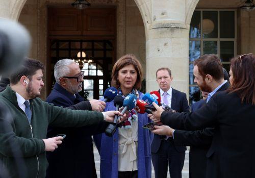 Η προσωπική απεσταλμένη του Γενικού Γραμματέα των Ηνωμένων Εθνών για το Κυπριακό κα Μαρία Άνχελα Ολγκίν Κουεγιάρ, μιλά στους δημοσιογράφους μετά την συνάντηση της με τον Πρόεδρο της Δημοκρατίας Νίκο Χριστοδουλίδη στο Προεδρικό Μέγαρο στην Λευκωσία 27 Ιανουαρίου 2026. ΚΥΠΕ/ΚΑΤΙΑ ΧΡΙΣΤΟΔΟΥΛΟΥ