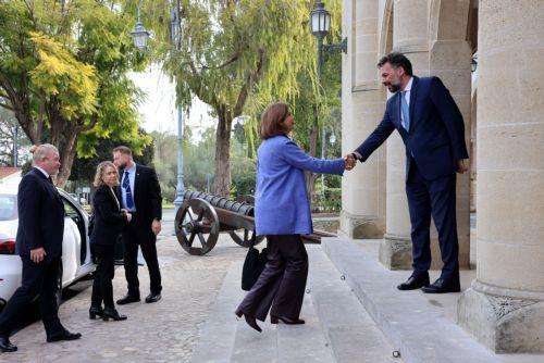 Η προσωπική απεσταλμένη του Γενικού Γραμματέα των Ηνωμένων Εθνών για το Κυπριακό κα Μαρία Άνχελα Ολγκίν Κουεγιάρ, στο Προεδρικό Μέγαρο στην Λευκωσία 27 Ιανουαρίου 2026. ΚΥΠΕ/ΚΑΤΙΑ ΧΡΙΣΤΟΔΟΥΛΟΥ
