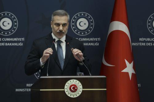 epa12692559 Turkish Foreign Minister Hakan Fidan attends a press conference with Iranian Foreign Minister (not pictured) after their meeting in Istanbul, Turkey, 30 January 2026.  EPA/ERDEM SAHIN