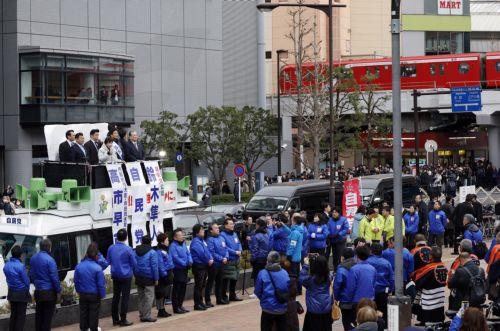 epa12711694 Japanese Prime Minister and leader of the ruling Liberal Democratic Party (LDP) Sanae Takaichi (L) delivers a speech in support of a local candidate at an election campaign rally in Tokyo, Japan, 07 February 2026, the last day of the campaign for Japan’s general elections. Japanese voters are set to go to the polls on 08 February 2026 in the...