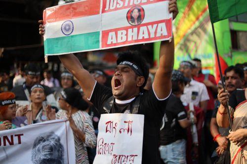 epa12719658 Doctors and citizens gather during a protest campaign against violence and rape targeting women in Kolkata, India, 09 February 2026. A trainee doctor was found dead on 09 August 2024 in a seminar room of the RG Kar Medical College in Kolkata, sparking nationwide protests and strikes by medical students and doctors. In January 2025, the main...