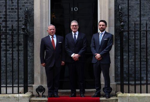 epa12747212 British Prime Minister Keir Starmer (C) welcomes Jordan's King Abdullah II (L) and Crown Prince Hussein (R) to the Prime Minister's Office at 10 Downing Street in London, Britain, 16 February 2026.  EPA/ANDY RAIN
