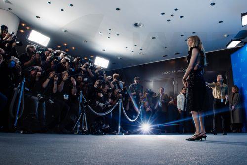 epa12757962 US actor Amanda Seyfried attends a photocall for 'The Testament of Ann Lee' during the 76th Berlin International Film Festival, in Berlin, Germany, 19 February 2026. The 76th Berlinale runs from 12 to 22 February 2026.  EPA/CLEMENS BILAN