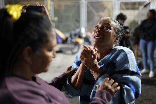 epa12760483 People react to the approval of the amnesty law for political prisoners in front of the Bolivarian National Police (PNB) headquarters known as Zone 7, in Caracas, Venezuela, 19 February 2026. Relatives of Venezuela's political prisoners celebrated the approval of the amnesty law, which pardons cases from 2002 to 2025. They demanded the release...