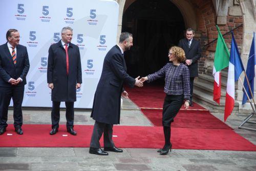 epa12760810 Polish Deputy Prime Minister, Minister of National Defence Wladyslaw Kosiniak-Kamysz (3L), German Defence Minister Boris Pistorius (L), NATO Deputy Secretary General Radmila Shekerinska (2R), UK Defence Procurement Minister Luke Pollard (2L) during the welcome ceremony before the meeting within the E5 Group in Krakow, Poland, 20 February 2026....