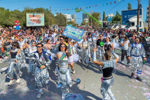 Με τη μεγάλη καρναβαλίστικη παρέλαση κορυφώθηκαν οι καρναβαλίστικες εκδηλώσεις του Δήμου Λεμεσού.