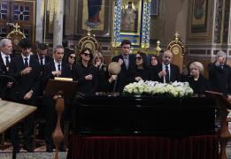 Πλήθος κόσμου, συγγενείς και φίλοι αποχα