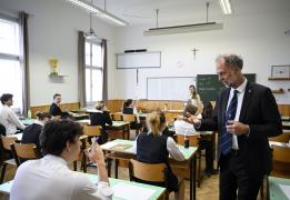 Καταχρηστικές οι διαδοχικές συμβάσεις σε