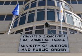 Διάλογος με συντεχνίες πριν από οποιεσδή