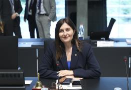 Shipping Deputy Minister in London for w
