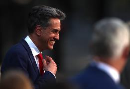 Kombos congratulates Ed Miliband on his 
