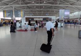 Νέες πύλες στα αεροδρόμια για έλεγχο το 