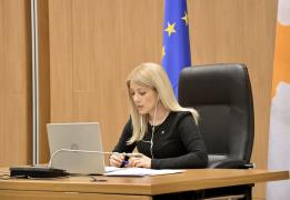 Τον Βρετανό ομόλογό της ενημέρωσε η Πρόε