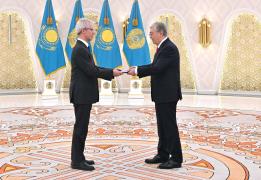 Εμβάθυνση συνεργασίας με το Ουζμπεκιστάν