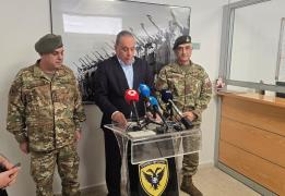 وزير الدفاع: تعزيز القدرات الدفاعية واجب