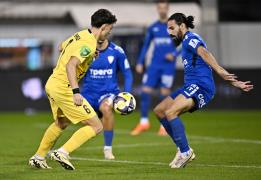 أمونيا أراذيبو وبارالمني يختتمان اليوم ا