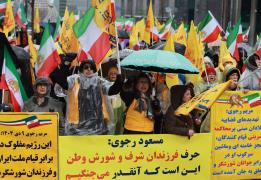 Μακρόν, Στάρμερ και Μερτς καταδικάζουν "