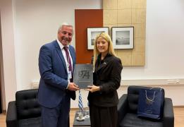 ديميتريو تناقش مع نائب أوروبي دور قبرص ك