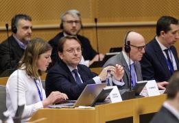 Στην Κύπρο σήμερα ο Επίτροπος Βαρχελί γι