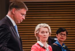 Von der Leyen: Vassiliou gerçek bir Avru