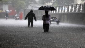 Έντονη βροχόπτωση στη Μουμπάι, Ινδία
