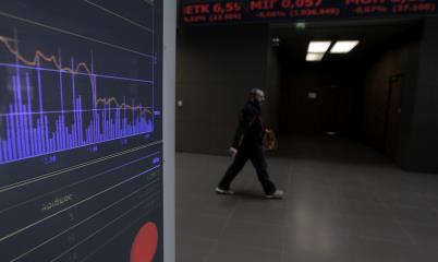 Με σημαντικά εβδομαδιαία και μηνιαία κέρ