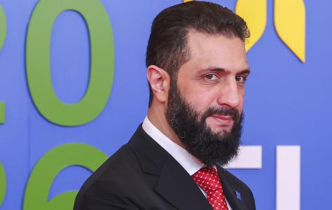 Ο Τραμπ δώρισε δύο μπουκαλάκια από τη δι