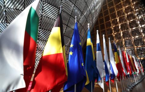 Κυριαρχία των «διπλών εμπόρων» στο εμπόρ