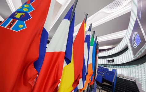 Το Ευρωκοινοβούλιο ζητά εποικοδομητική σ