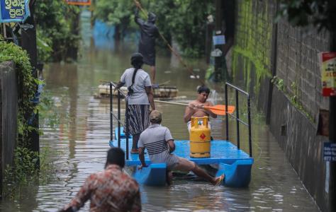 Τουλάχιστον 14 νεκροί από τις πλημμύρες 