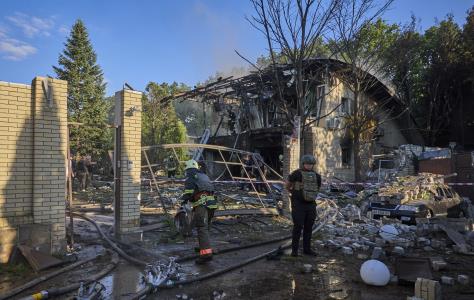 Η Ουκρανία λέει πως έπληξε ρωσική αεροπο