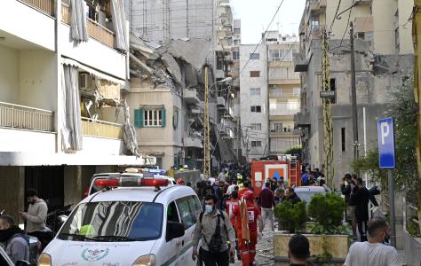 Διευθυντής νοσοκομείου και έξι συνάδελφο