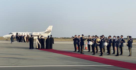 Η Κύπρος υποδέχθηκε το Άγιο Φως με τις Δ