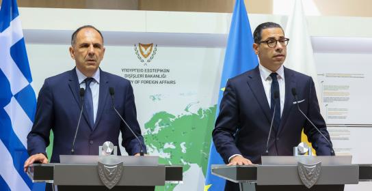 Στήριξη της Ελλάδας στην επανένωση της Κ
