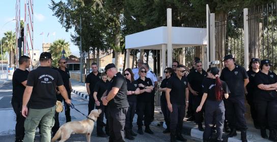 Χαιρετίζει το πρωτόκολλο μεταφοράς κρατο