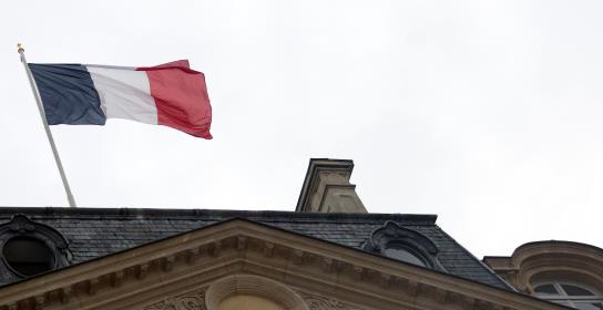 Στο Παρίσι ο Πρόεδρος, βλέπει Μακρόν και