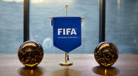 Σοβαρή απειλή κυρώσεων από FIFA και UEFA
