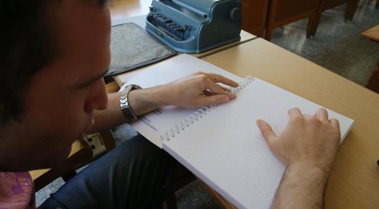 Ακατάλληλο λεωφορείο άφησε τυφλούς στη μ