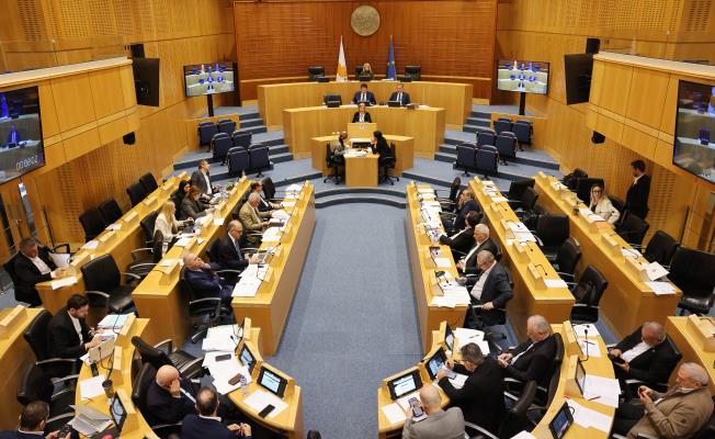 Ολομέλεια με αναπομπές, ν/σ για πρόσφυγε