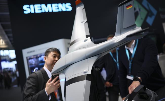 Η ΕΕ κινδυνεύει να μείνει πίσω στην ΤΝ λ