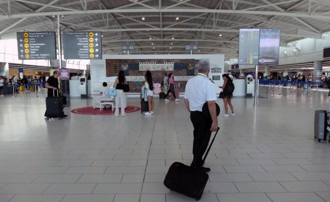 Νέες πύλες στα αεροδρόμια για έλεγχο το 