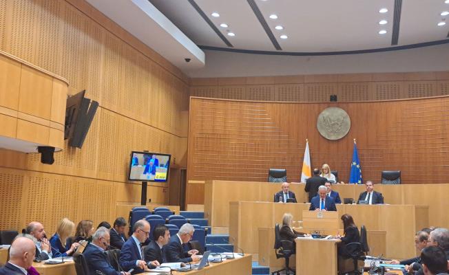 Εντείνονται οι παρασκηνιακές διαβουλεύσε