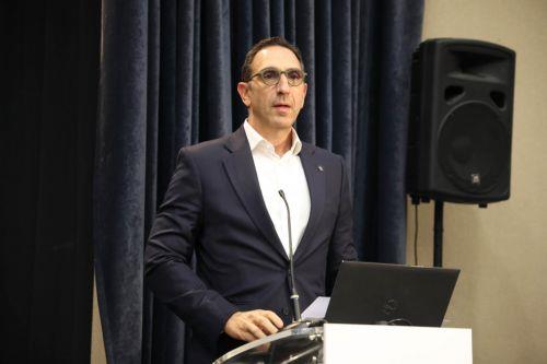 H Kυβέρνηση είναι δίπλα στους ΕΟΑ ώστε να λειτουργούν με ευελιξία και πλήρη διαφάνεια, είπε ο Κ. Ιωάννου