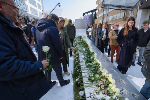 Το Βέλγιο τιμά τα θύματα των βομβιστικών επιθέσεων πριν από δέκα χρόνια
