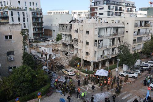 Εκτεταμένες ζημιές χωρίς όμως σοβαρούς τραυματισμούς από πύραυλο στο Τελ Αβίβ