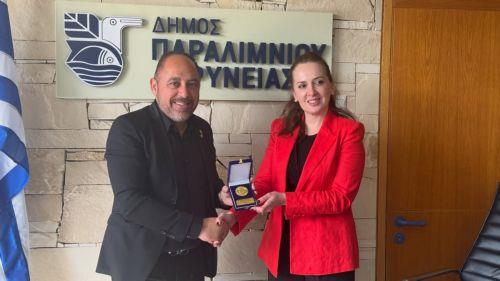Πρόθεση για στενότερη συνεργασία εξέφρασαν Δήμαρχος Παραλιμνίου-Δερύνειας και Πρέσβειρα Αρμενίας