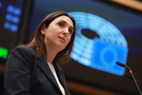 Ιστορικό ορόσημο η ένταξη στην ΕΕ λέει η Ραουνά