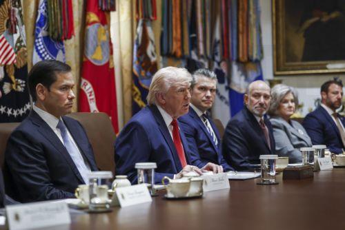 Το Ιράν ικετεύει για συμφωνία, όχι εγώ, είπε ο Τραμπ